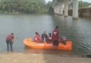 ब्रिज से युवक ने नदी में लगाई छलांग, SDRF की टीम ने शव को बाहर निकाला