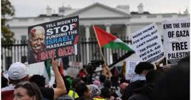 अमेरिका में प्रदर्शनकारियों ने लहराए फलस्तीनी झंडे, पत्रकारों के व्हाइट हाउस में भोज तक पहुंचा इस्राइल विरोधी प्रदर्शन